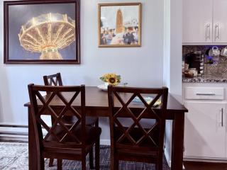 Quiet and Relaxing 2 Bedroom in Little Canada - 2