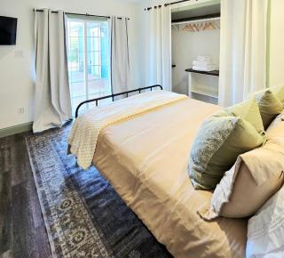 Entire House Charming 4 BR Home on Lewisville Lake - 8