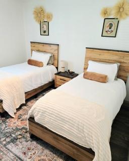 Entire House Charming 4 BR Home on Lewisville Lake - 3