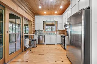 Large secluded 3 bedroom Cabin - 9