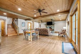 Large secluded 3 bedroom Cabin - 6