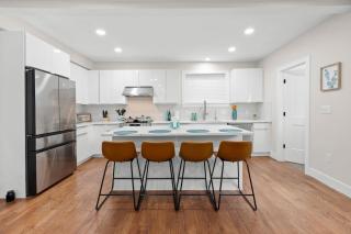 Luxury 3BR 2BA apt near Harvard with Free Parking - 5