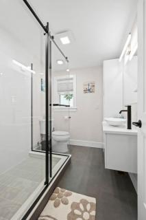 Spacious 3BR Near Harvard | Free Parking - 5