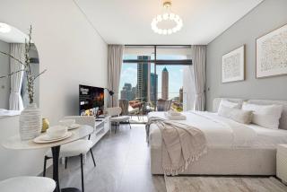 StayMada - Peninsula Waterfront and Pool Views - 7