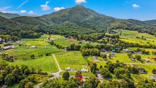 2 Cabins in One- Hot Tub- Fenced Yard - Mtn Views - 3