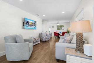 Unleash Island Bliss - Aloha Kai #34 & #37 - Roelens - 1