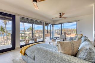 Luxury Unique Oceanfront Penthouse - 8