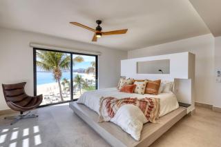 Luxury Unique Oceanfront Penthouse - 1