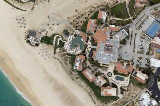 Luxury Unique Oceanfront Penthouse - 2