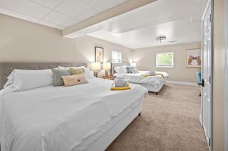 Private Basement - Two King Beds and Hot Tub - 3