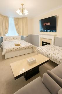 The RS Inn Cozy Homestay Premium Private Rooms Near Birmingham International Train Station, Airport, NEC For Company, Contractor and Leisure Stays - HS2, JLR Large Onsite Secure Parking - Kingshurst - 6
