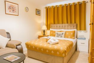 The RS Inn Cozy Homestay Premium Private Rooms With Parking Near Birmingham Airport, Lake Park For Solo, Couples & Family - 7