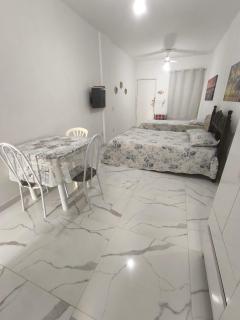 Quitinete no Centro a Poucos Passos da Praia - 2