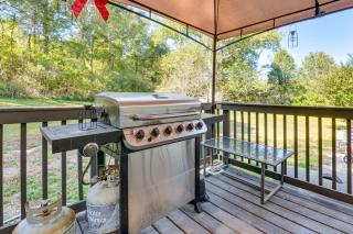 Easy I-20 Access to ATL Suburban Retreat with Yard - 8