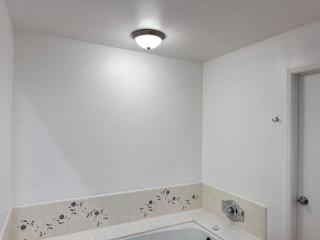 Venice Beach Lux Retreat Coastal Apartment Haven - 5