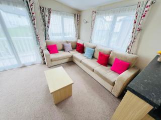 3 Bedroom Caravan FH24, Fairway, Sandown, Isle of Wight - 9