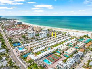 Double Your Beachside Fun - Aloha Kai #34 & #55 - Roelens - 0