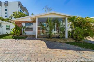 Double Your Beachside Fun - Aloha Kai #34 & #55 - Roelens - 2