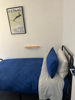 Contractor friendly-2 bd-Private Parking-Sleeps 3 - 1