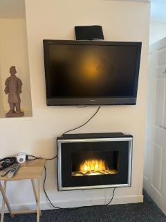 Contractor friendly-2 bd-Private Parking-Sleeps 3 - 6