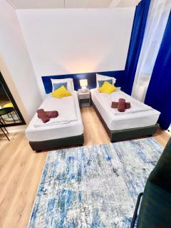 BIG New 7Rooms City Center APARTMENTS and Suites - 6