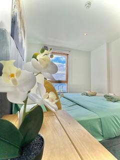 Leeds Dock Apartment - 8