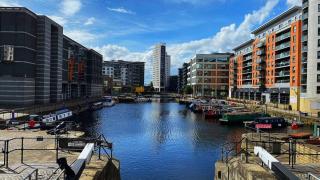 Leeds Dock Apartment - 4