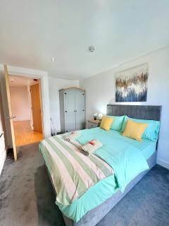 Leeds Dock Apartment - 2