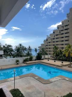 Stay near the sea in Los Dos Delfines - Playa Grande, La guaira - 0