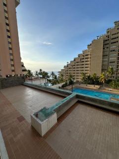 Stay near the sea in Los Dos Delfines - Playa Grande, La guaira - 2