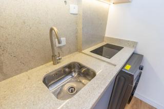 Estúdio Completo para 5 Pessoas Com Vaga - EIX0703 - 1