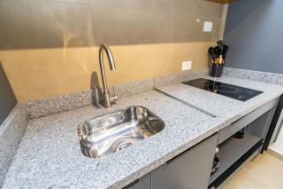 Studio com 2 camas de casal e garagem - EIX0805 - 1