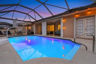 Dual Tropical Havens - Palm & Pearl - Roelens - 3