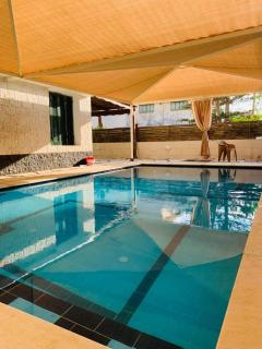 فيلا 53 في قريه جرين بيتش حمام سباحه خاص و اربع غرف تشطيب لوكس فرش مودرن - 0