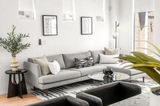 Freestanding Cubs Retreat near ASU off L-101 & 202 - 9