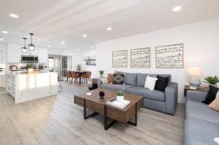 Massive Backyard - Pool, Hot Tub, Putting Green, & Fire Pit - 6