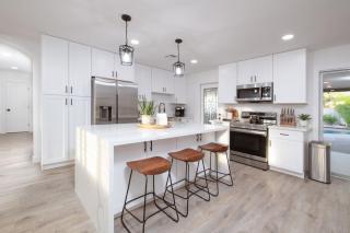 Massive Backyard - Pool, Hot Tub, Putting Green, & Fire Pit - 3