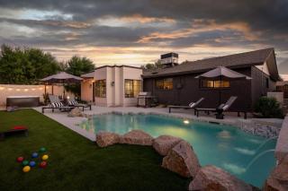 Pure Elegance in Old Town Scottsdale - Pool, Hot Tub, Fire Pit & Ping-Pong - 5