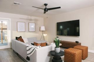 Pure Elegance in Old Town Scottsdale - Pool, Hot Tub, Fire Pit & Ping-Pong - 4