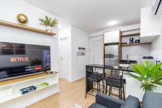 Apartamento de 2q em Prédio com Piscina - IBI0701 - 0