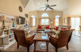 C7729 Beach Dreams - 3 Large Masters, Big Pool, Hot Tub, Pets OK! - 7