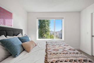 Inner-City Chic Urban Farmhouse 3 Bds and Ba - 9