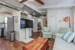 Someday Isle - 2BDR Home for 6 - 9