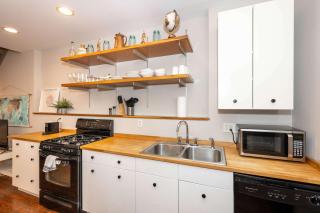 Loft Life Pendleton 2 - Chic Downtown Condo for 4 - 7