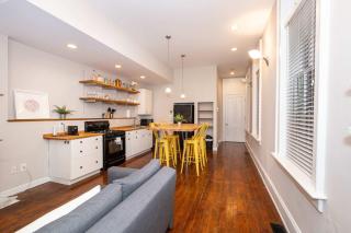 Loft Life Pendleton 2 - Chic Downtown Condo for 4 - Cincinnati - 1