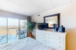 Triton's Trumpet B 303 - 1