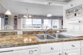 Thunder Island 34B - 1