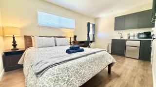 Remodeled Bungalow Suite with Parking, Steps from SJSU - 0