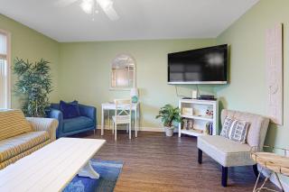 Sunset Drive, Unit B - 8