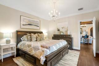 Spanish Charm 4br Guest House Private Yard - 3
